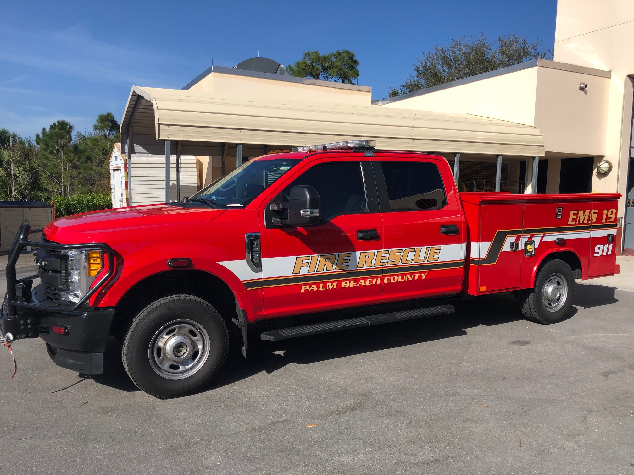 apparatus-ems19-10203757-2